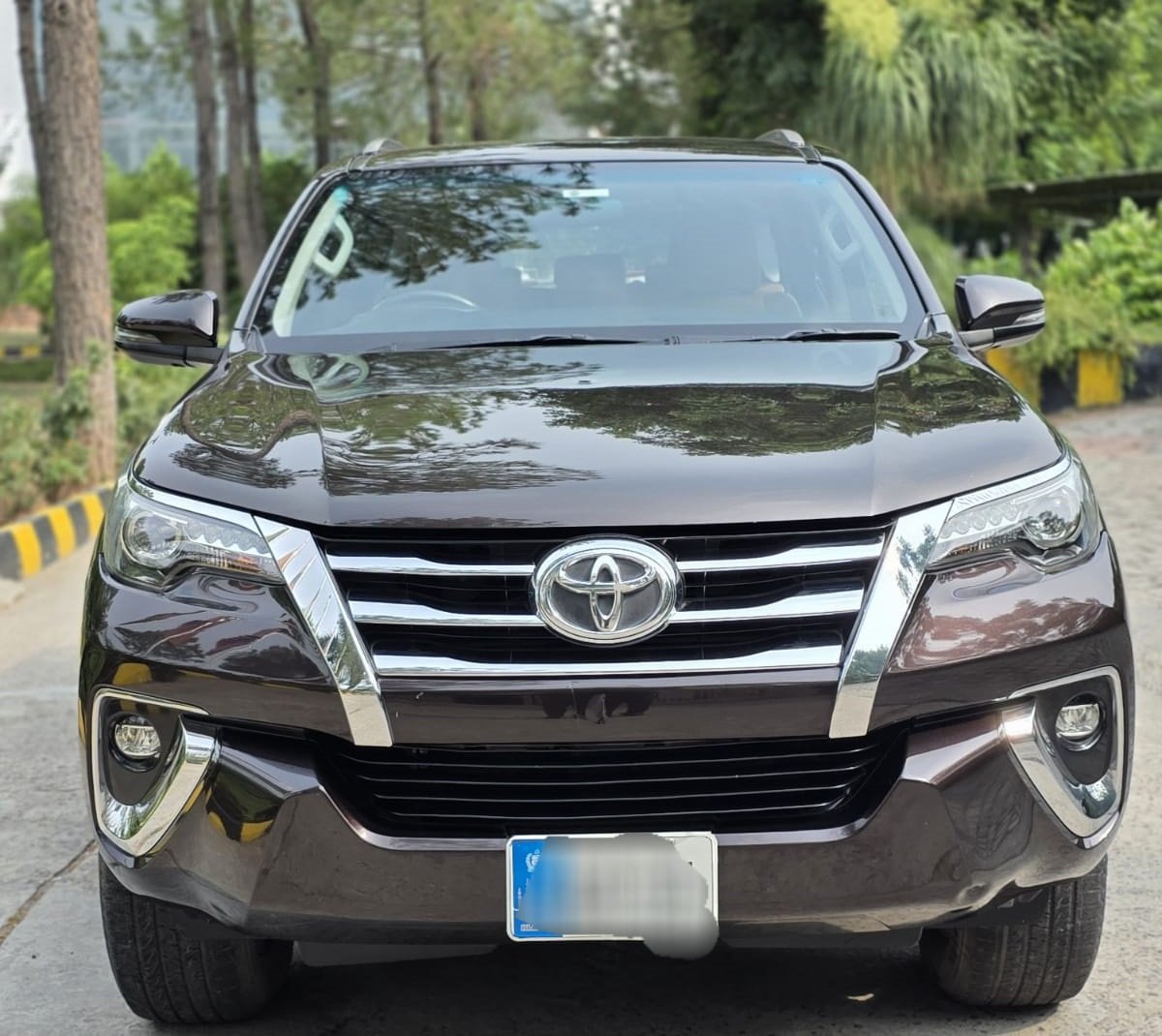 Toyota Fortuner Sigma 4 luxury 7 seater SUV for rent in Islamabad